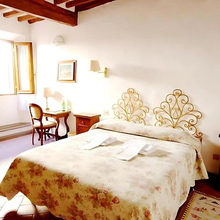 سان جيمينيانو Locanda Il Pino المظهر الخارجي الصورة