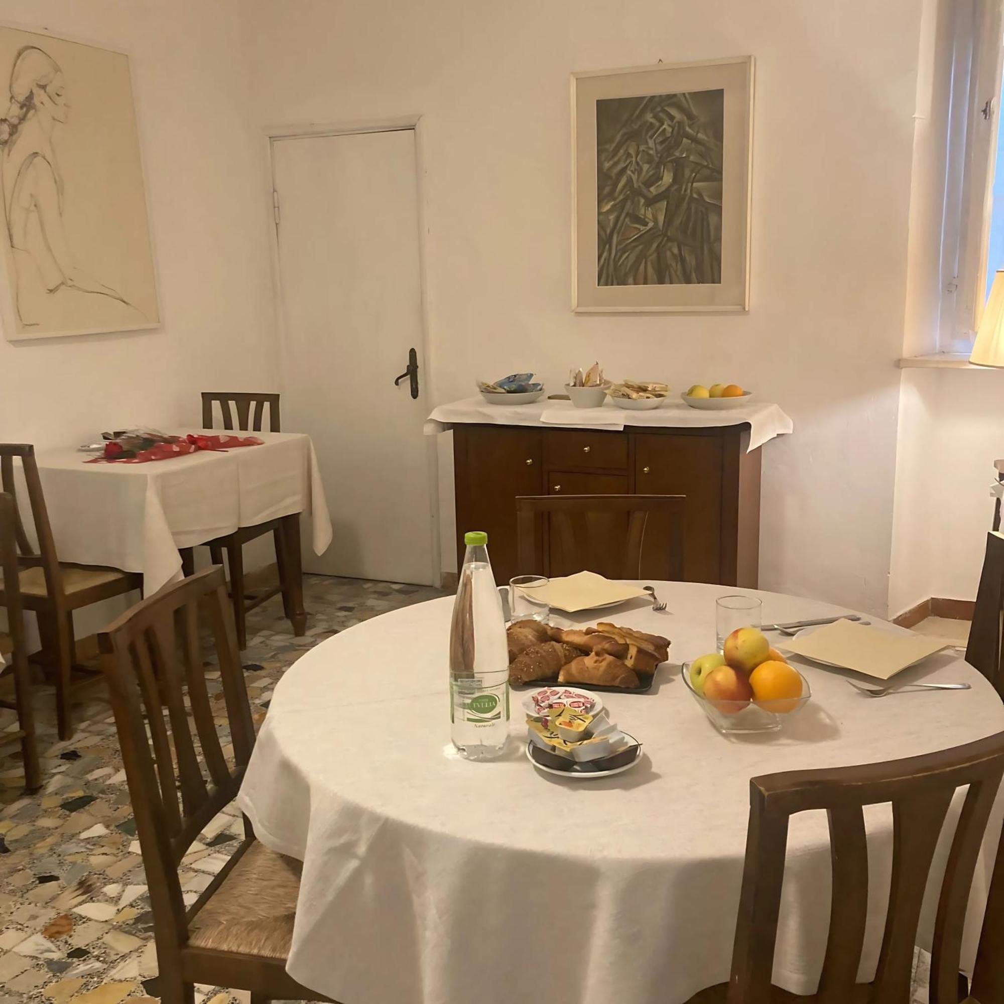 سان جيمينيانو Locanda Il Pino المظهر الخارجي الصورة