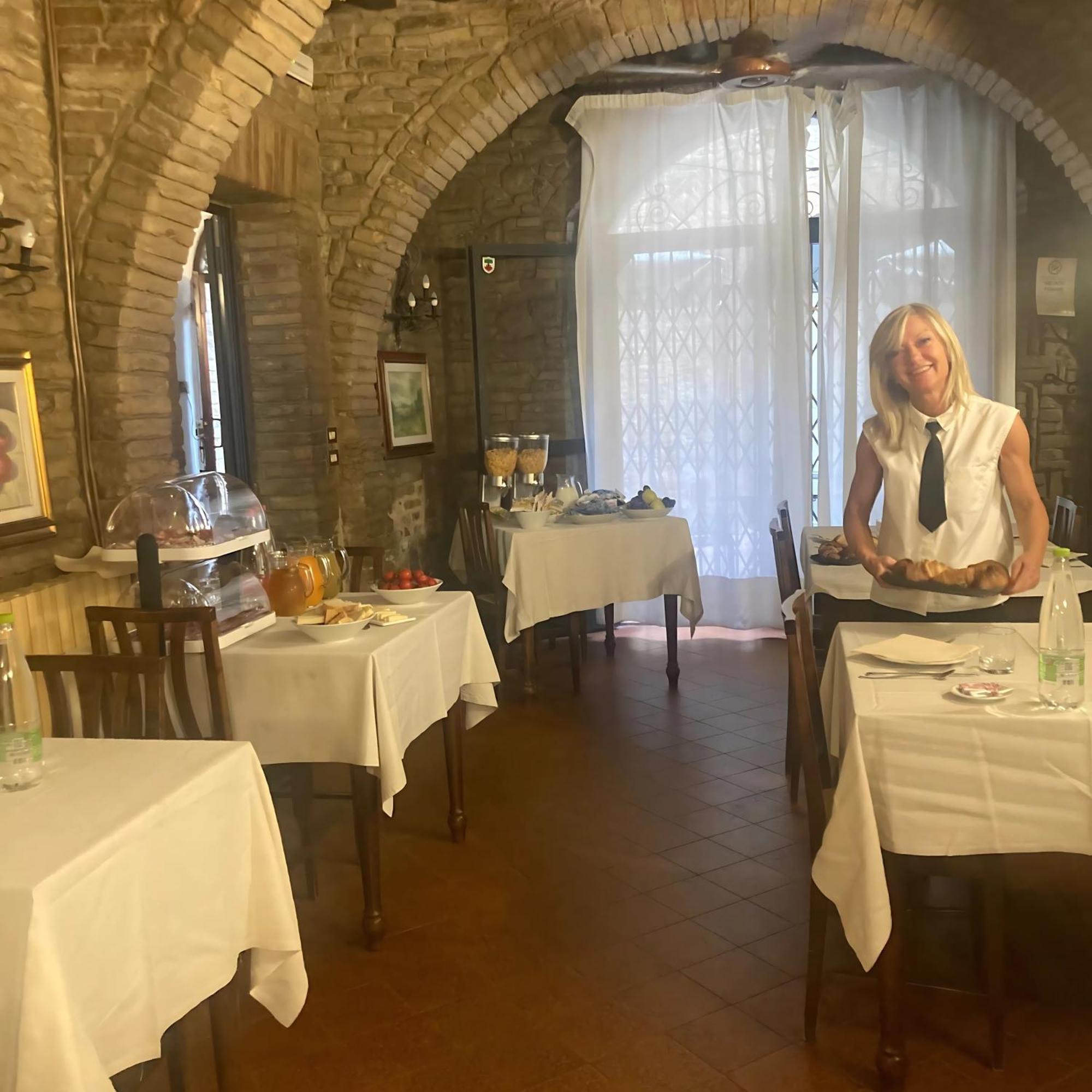 سان جيمينيانو Locanda Il Pino المظهر الخارجي الصورة