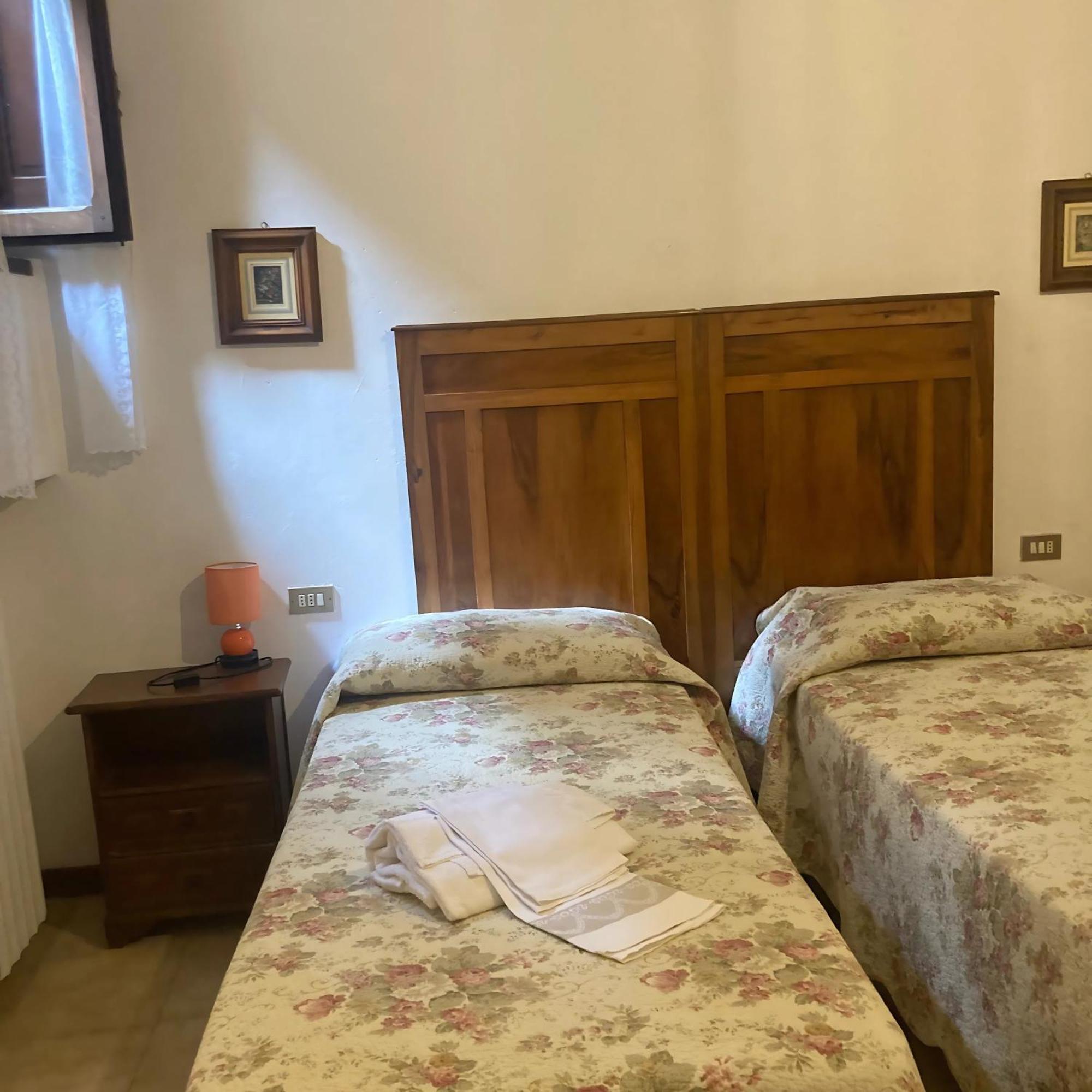 سان جيمينيانو Locanda Il Pino المظهر الخارجي الصورة