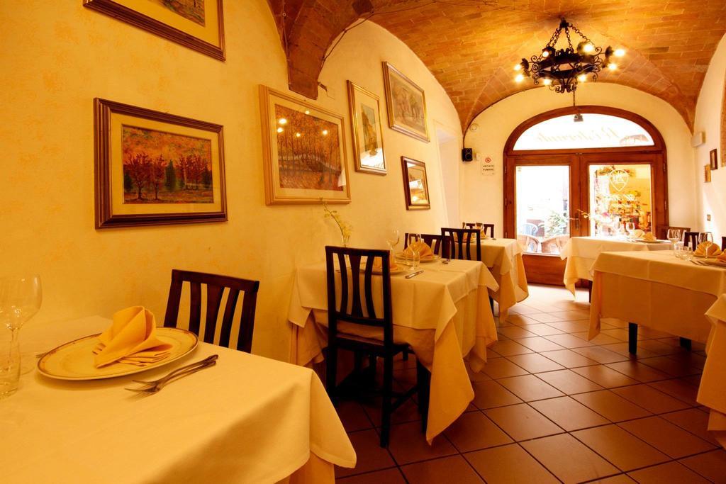 سان جيمينيانو Locanda Il Pino المظهر الخارجي الصورة
