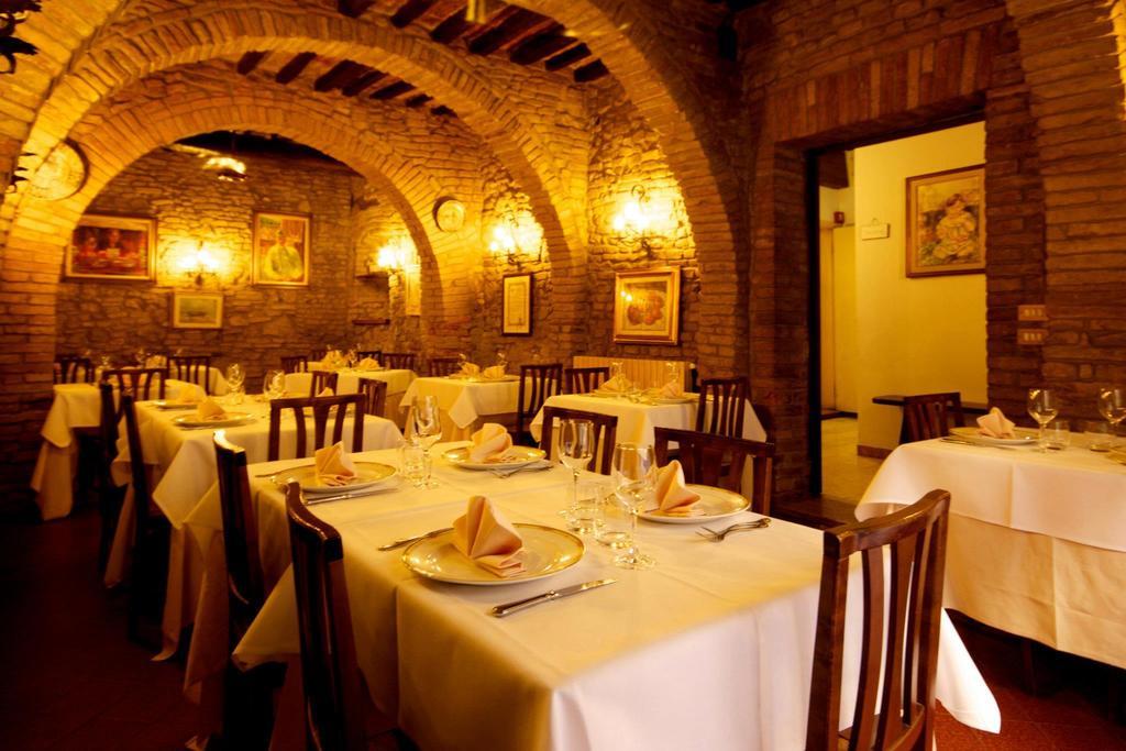 سان جيمينيانو Locanda Il Pino المظهر الخارجي الصورة