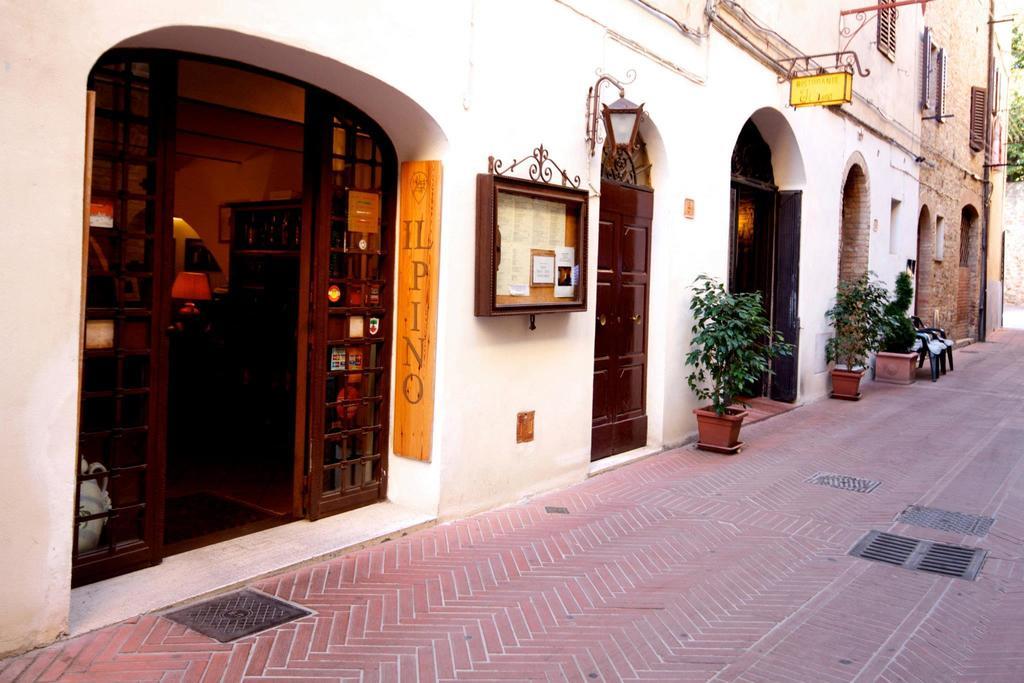 سان جيمينيانو Locanda Il Pino المظهر الخارجي الصورة