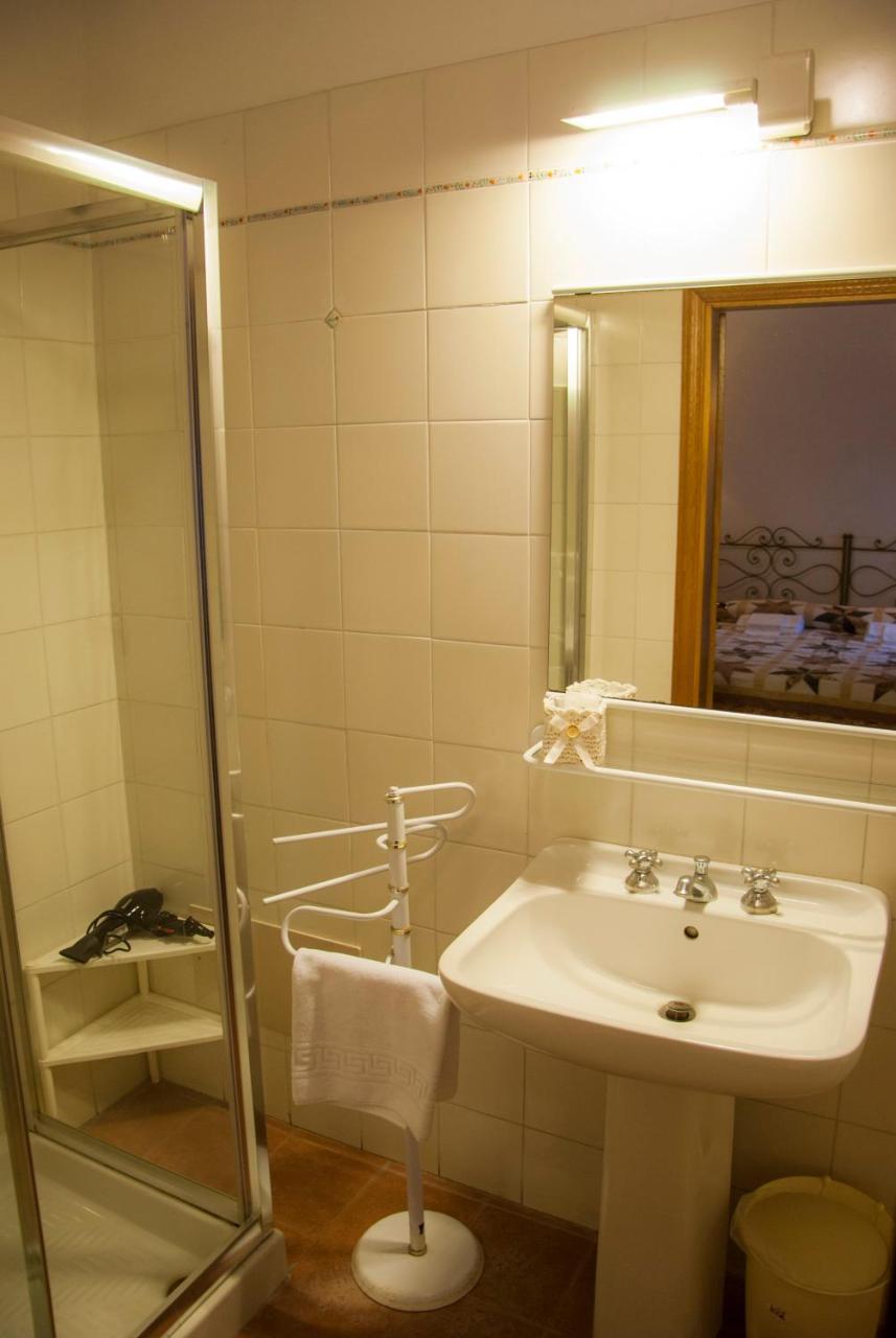 سان جيمينيانو Locanda Il Pino المظهر الخارجي الصورة