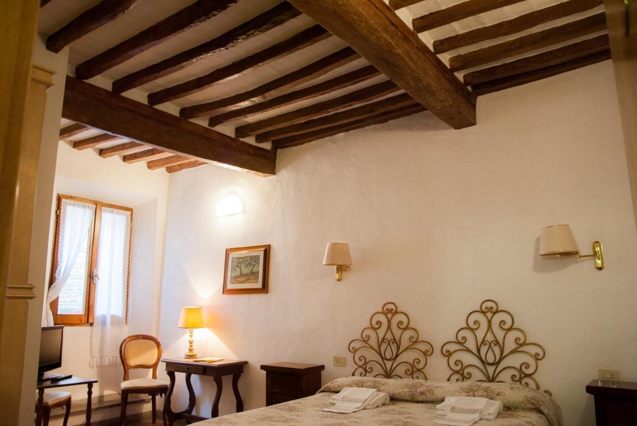 سان جيمينيانو Locanda Il Pino المظهر الخارجي الصورة