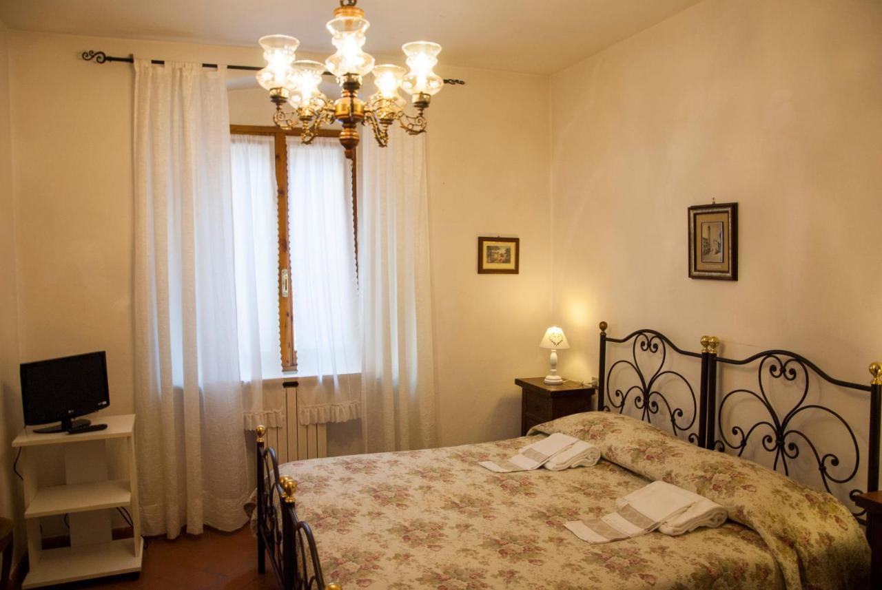 سان جيمينيانو Locanda Il Pino المظهر الخارجي الصورة