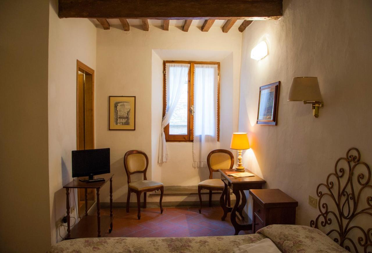 سان جيمينيانو Locanda Il Pino المظهر الخارجي الصورة